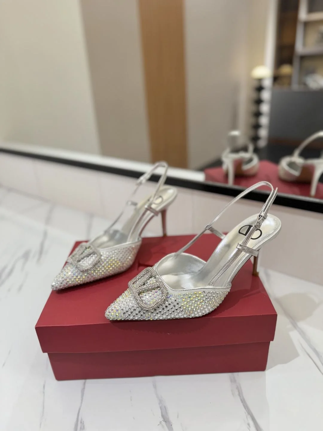 OdorResistant Valentino Sandals 35957