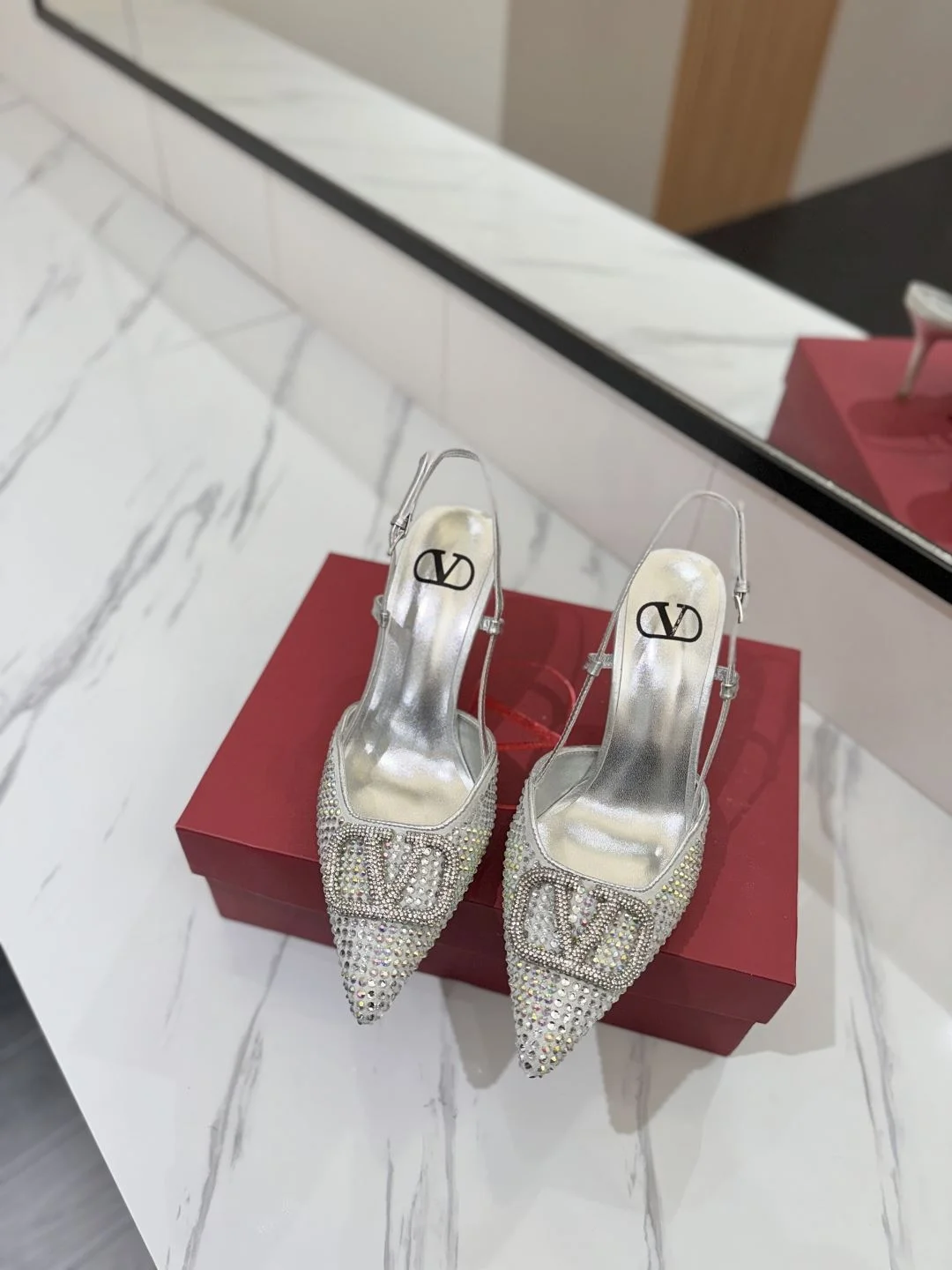OdorResistant Valentino Sandals 35957