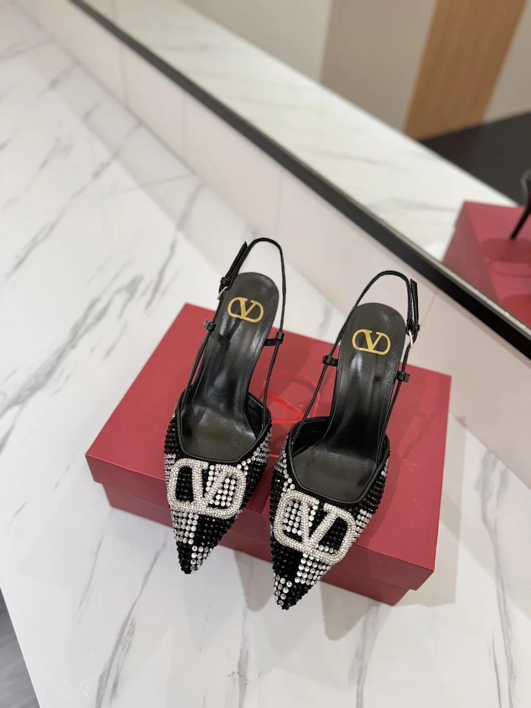 Valentino Sandals AllSeason 35955