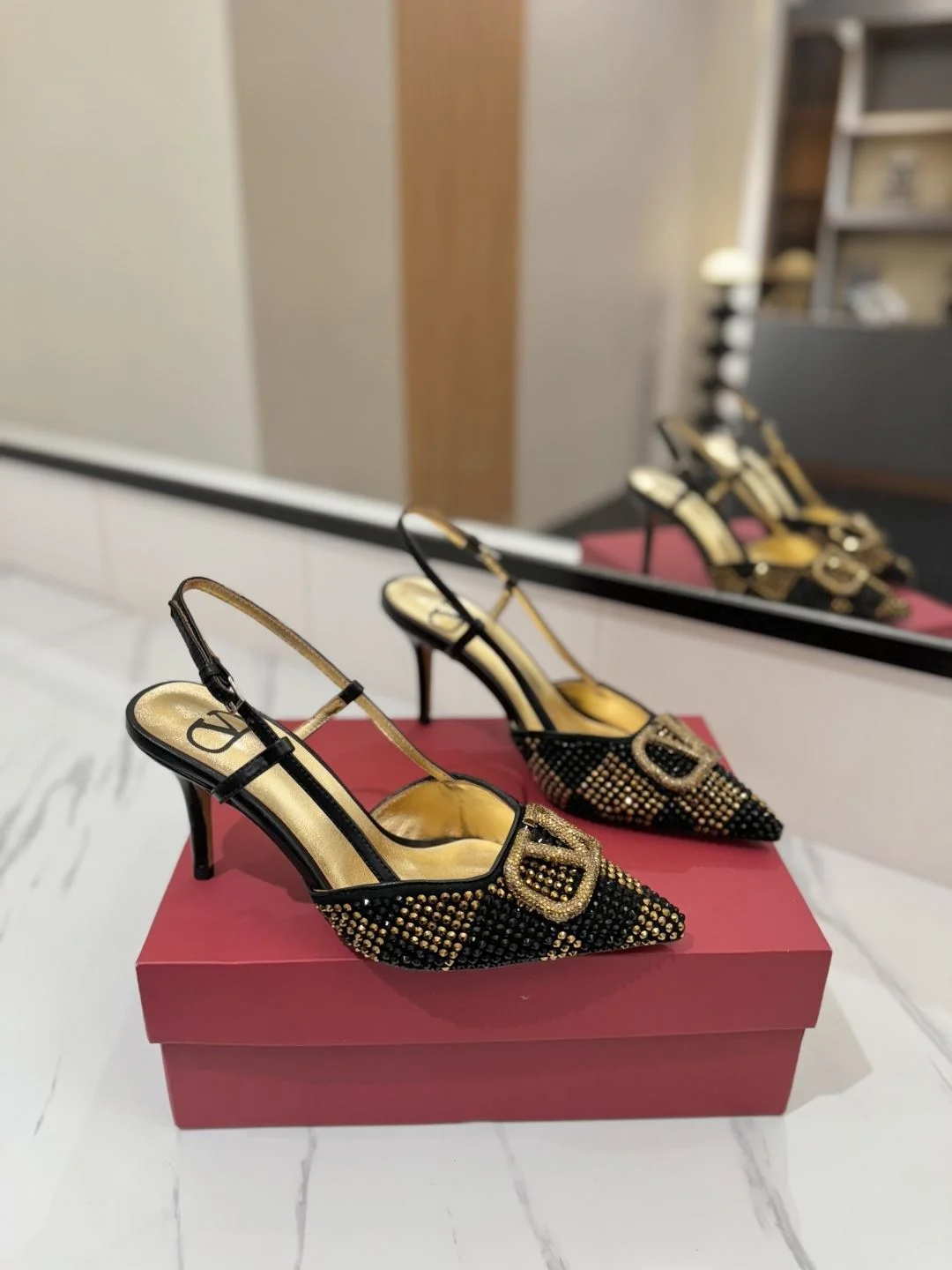 Valentino Sandals Durable 35958