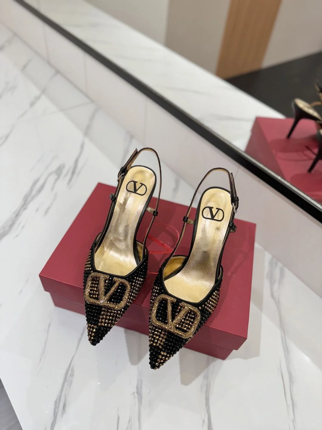 Valentino Sandals Durable 35958