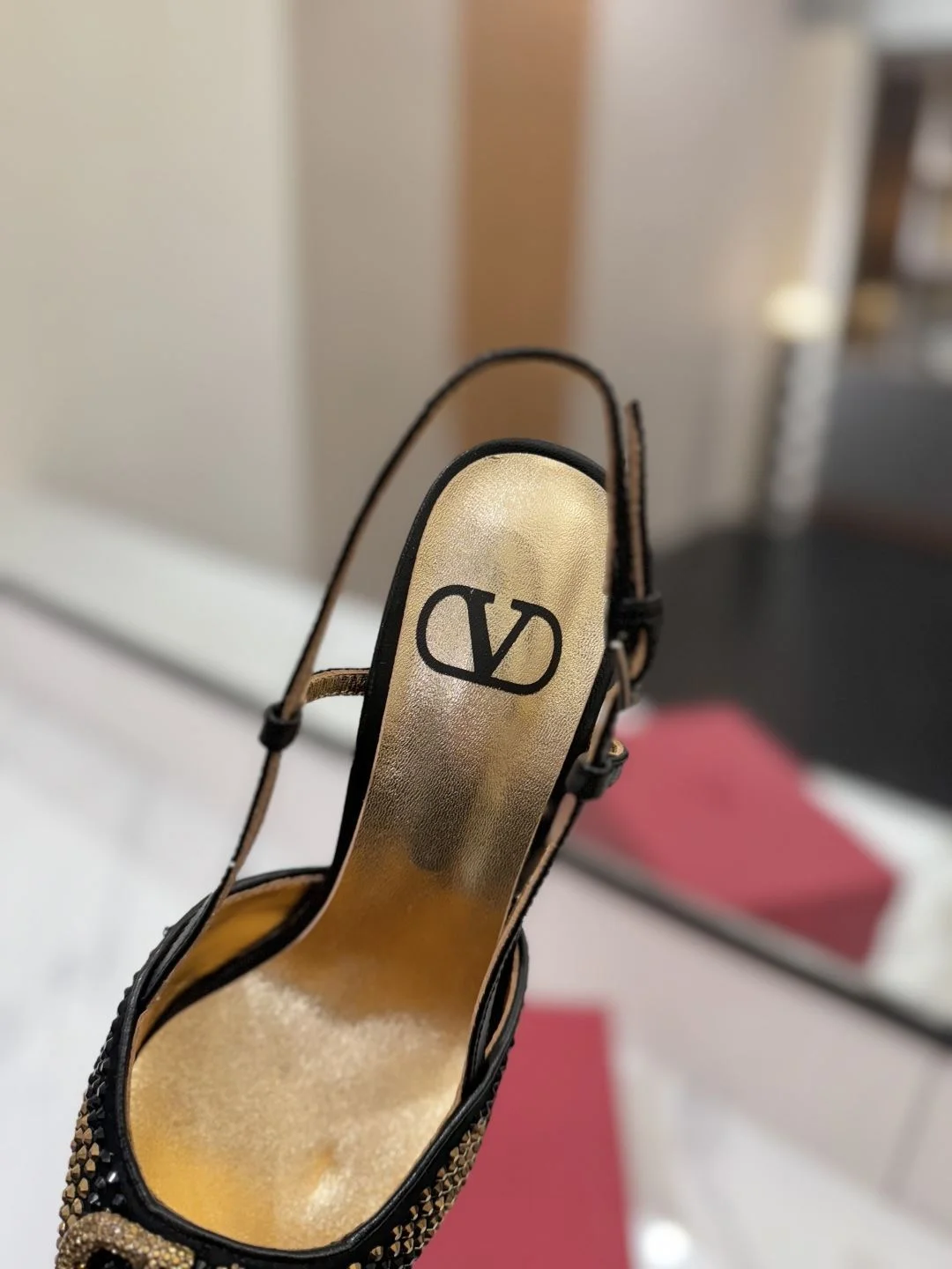 Valentino Sandals Durable 35958