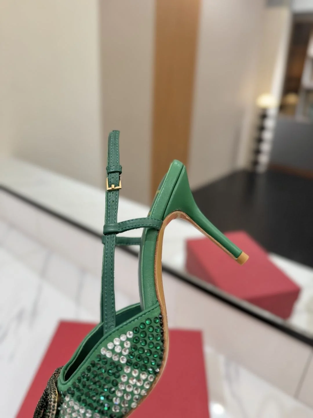 FlexibleFit Valentino Sandals 35956