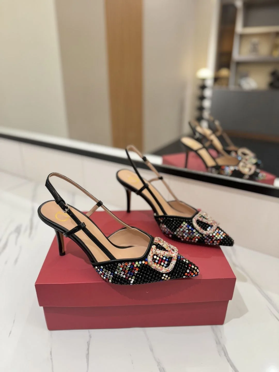 Sleek Valentino Sandals 35946