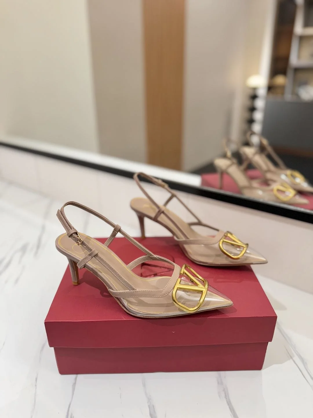 Durable Valentino Sandals 35947