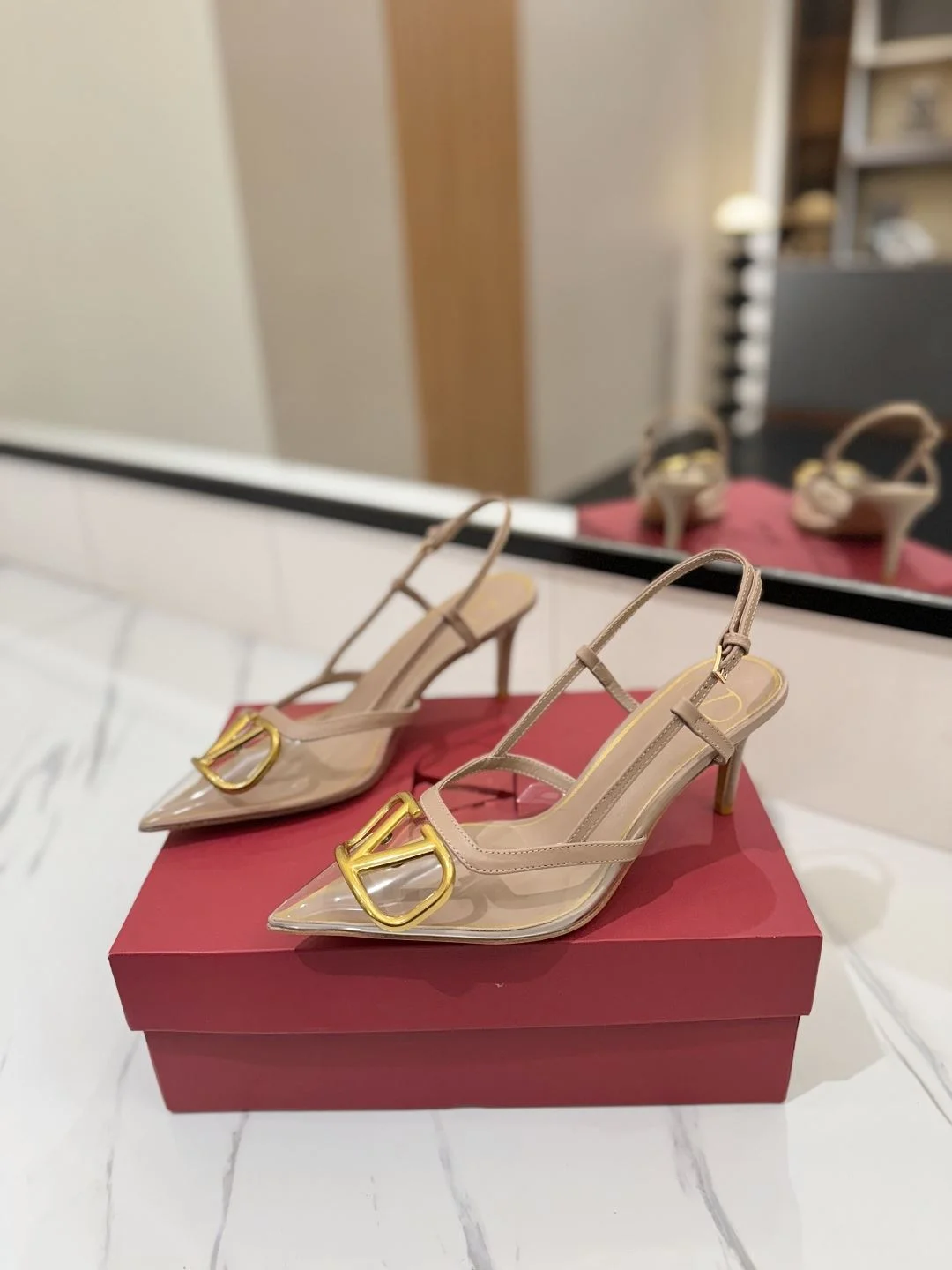 Durable Valentino Sandals 35947