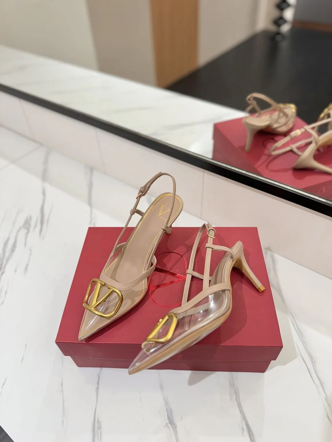 Durable Valentino Sandals 35947
