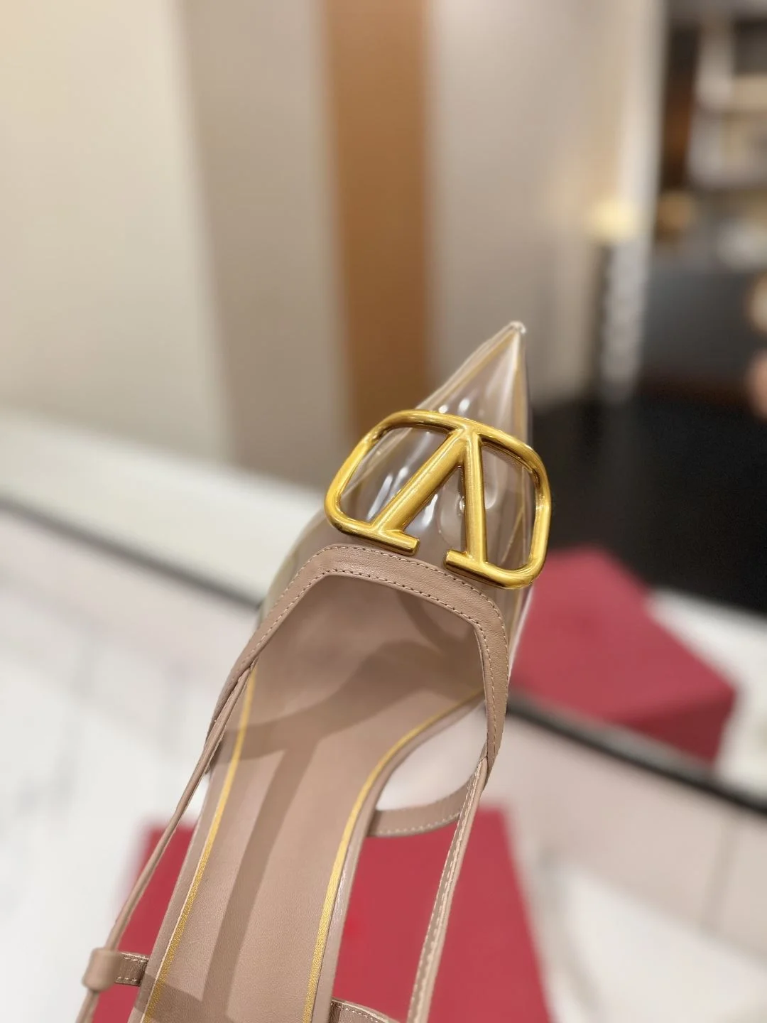 Durable Valentino Sandals 35947
