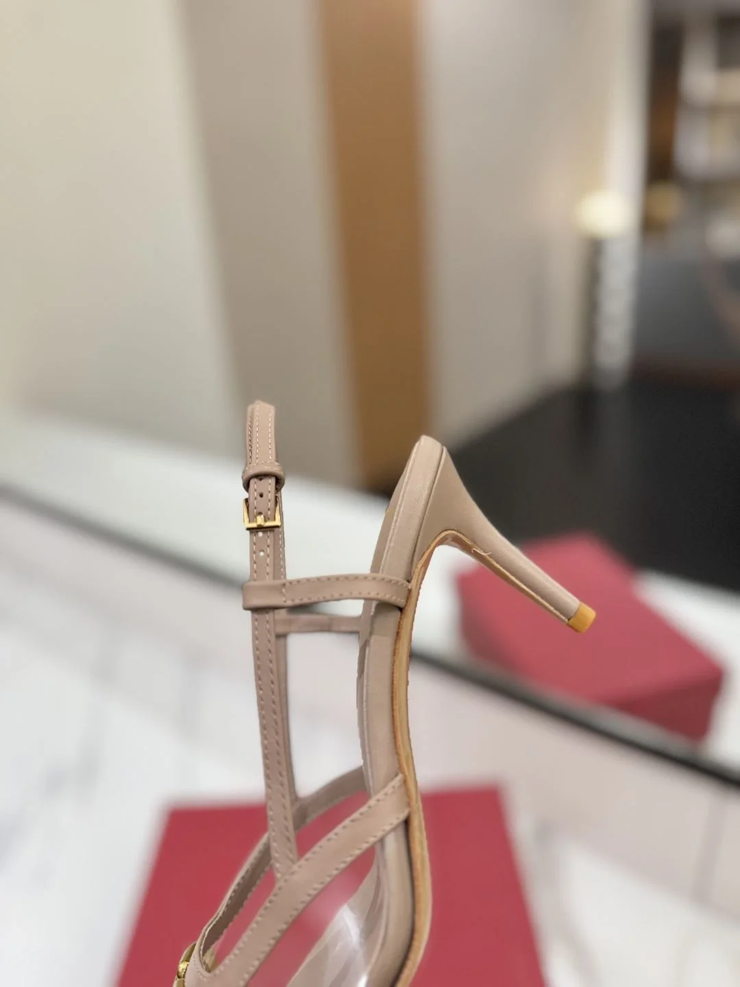 Durable Valentino Sandals 35947