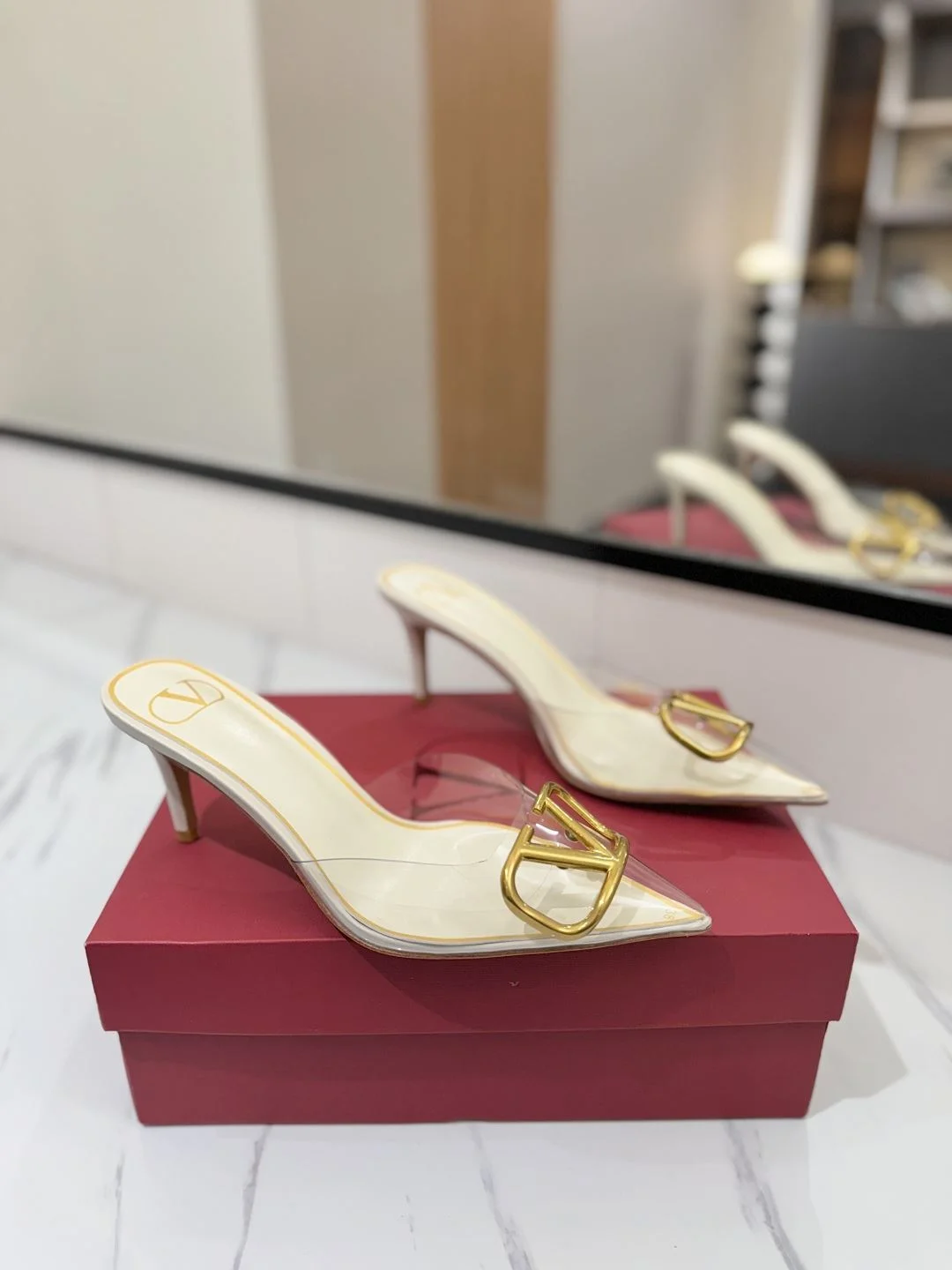 Valentino Sandals Effortless 35950