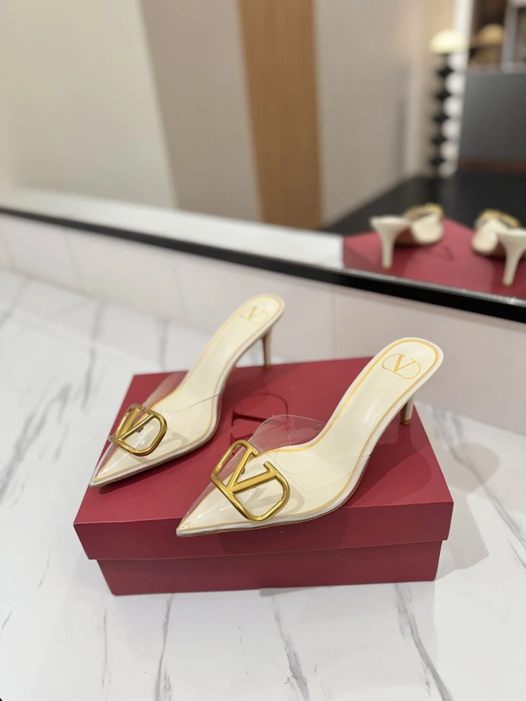 Valentino Sandals Effortless 35950