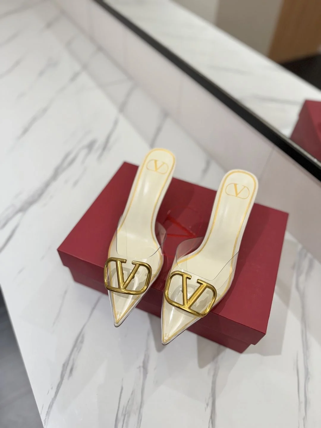 Valentino Sandals Effortless 35950