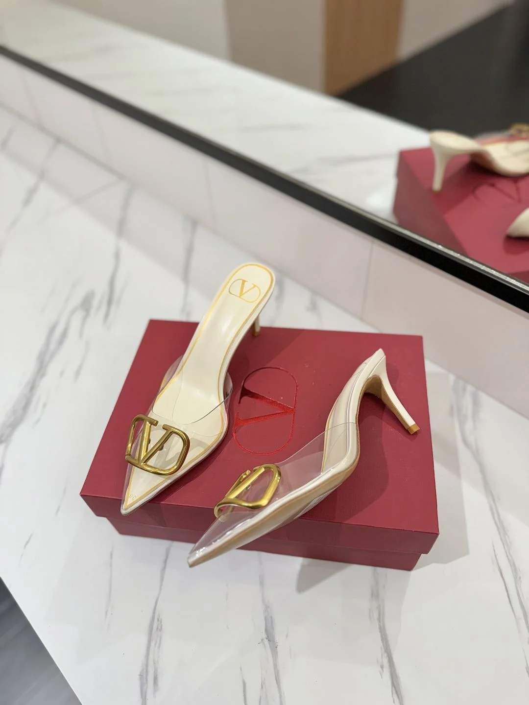 Valentino Sandals Effortless 35950