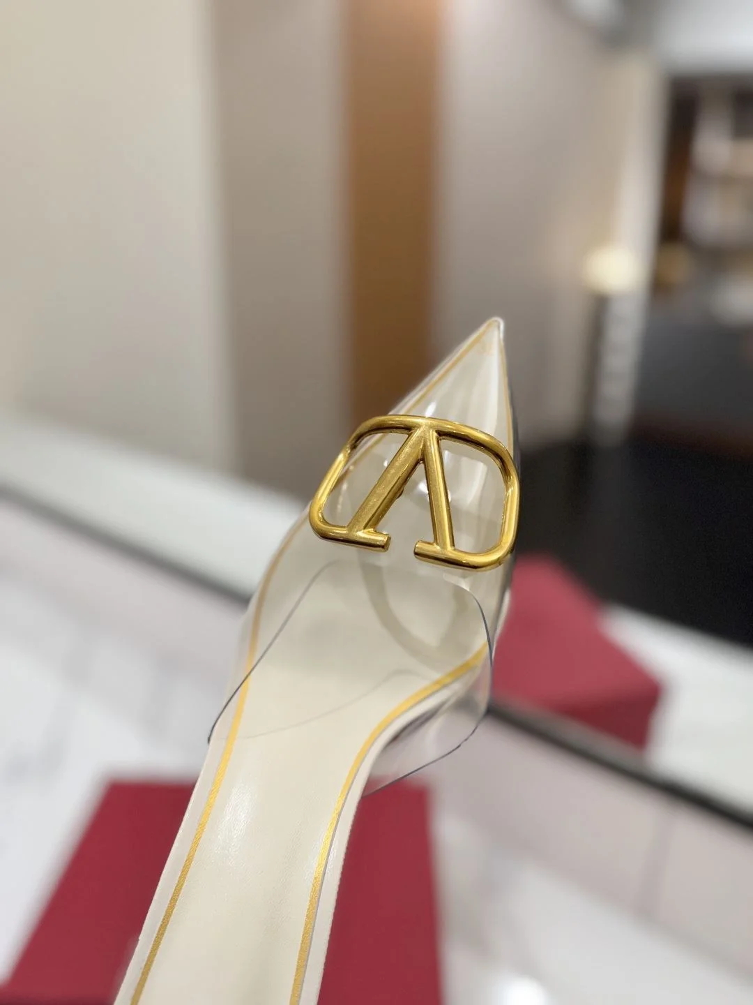 Valentino Sandals Effortless 35950