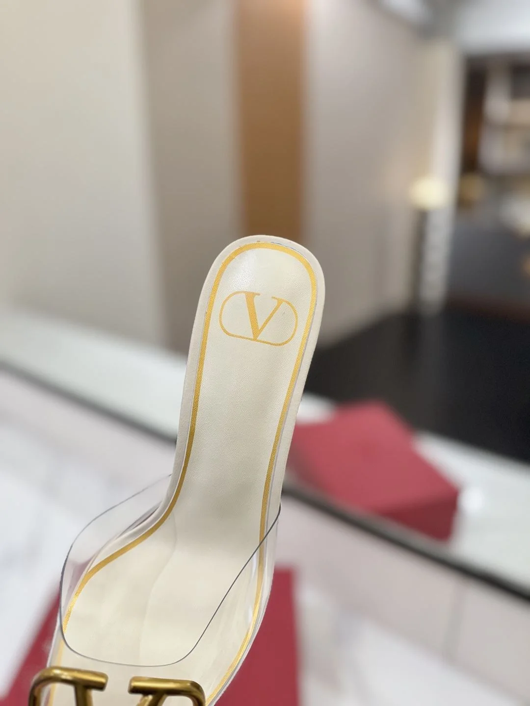 Valentino Sandals Effortless 35950