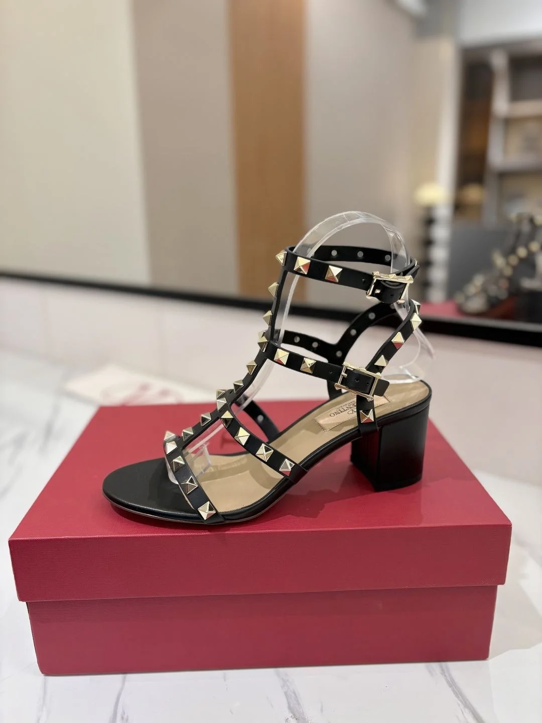 Valentino Sandals UrbanStyle 35945