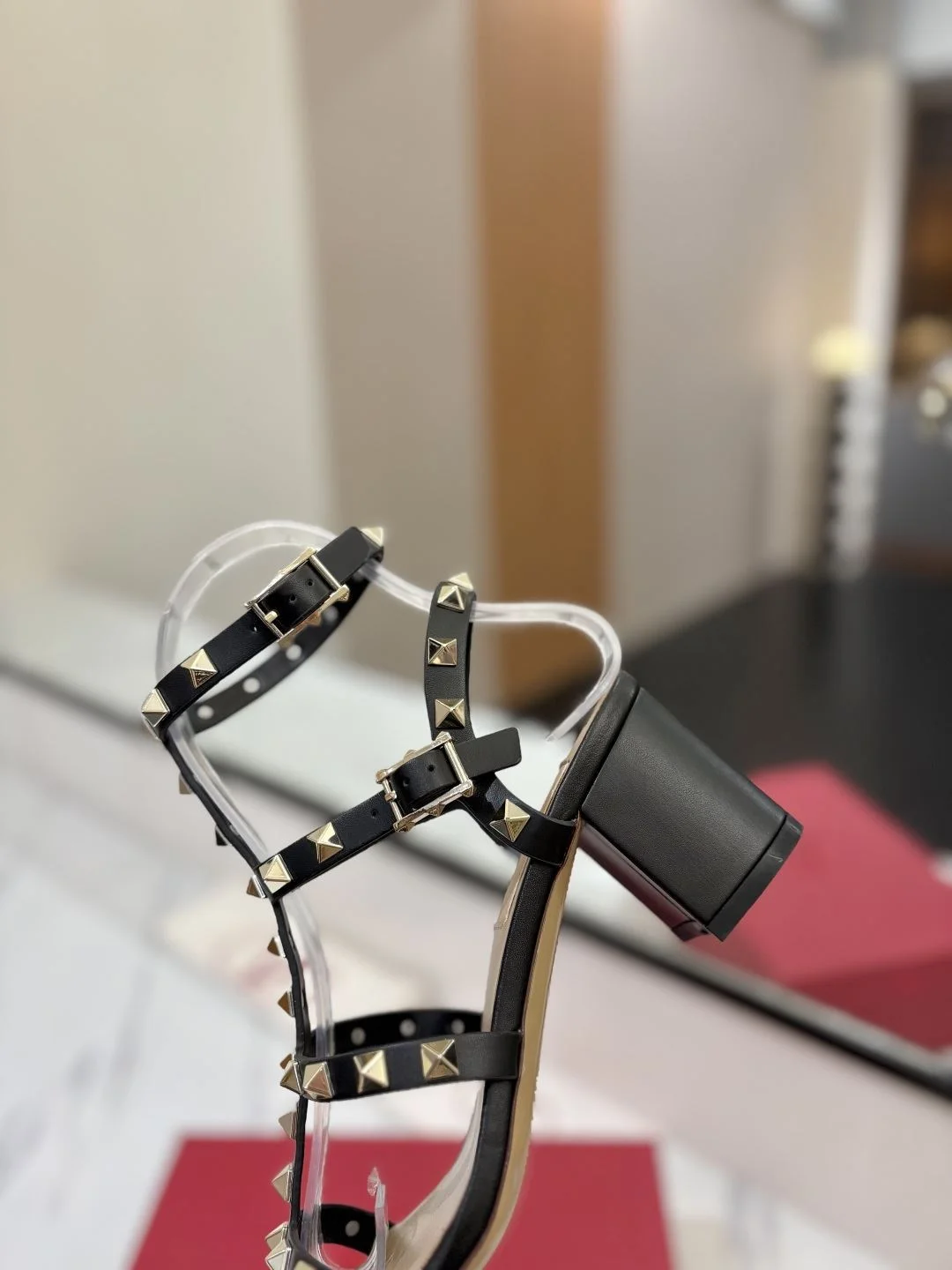 Valentino Sandals UrbanStyle 35945