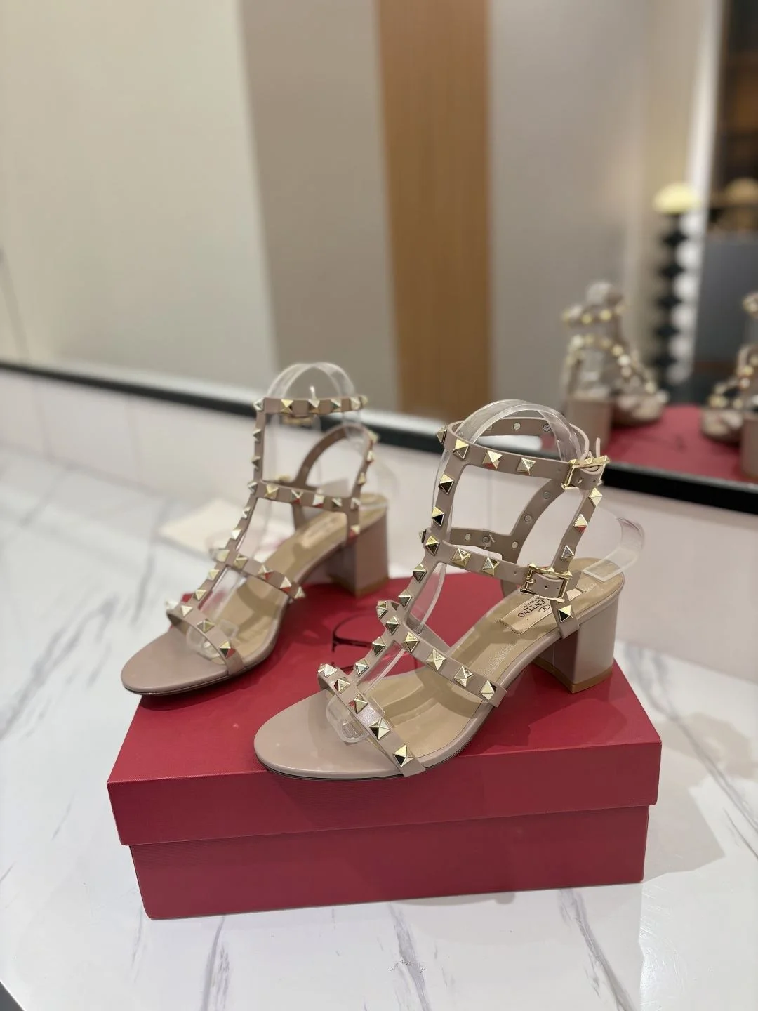 Valentino Sandals Breathable 35944