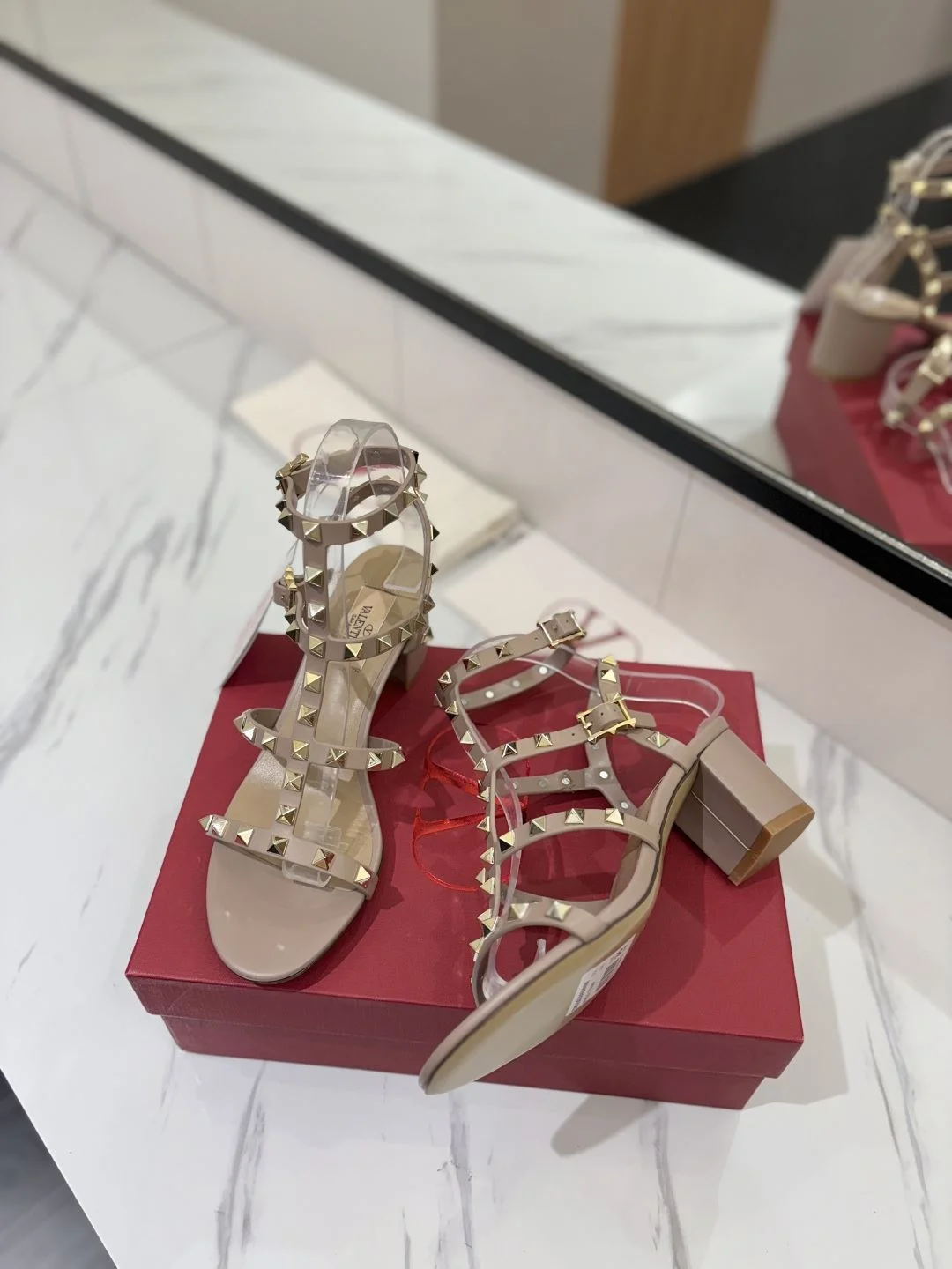 Valentino Sandals Breathable 35944