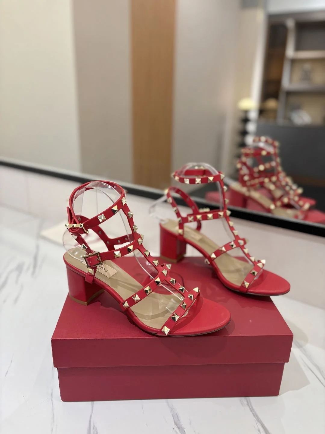 Valentino Sandals TopPick 35942