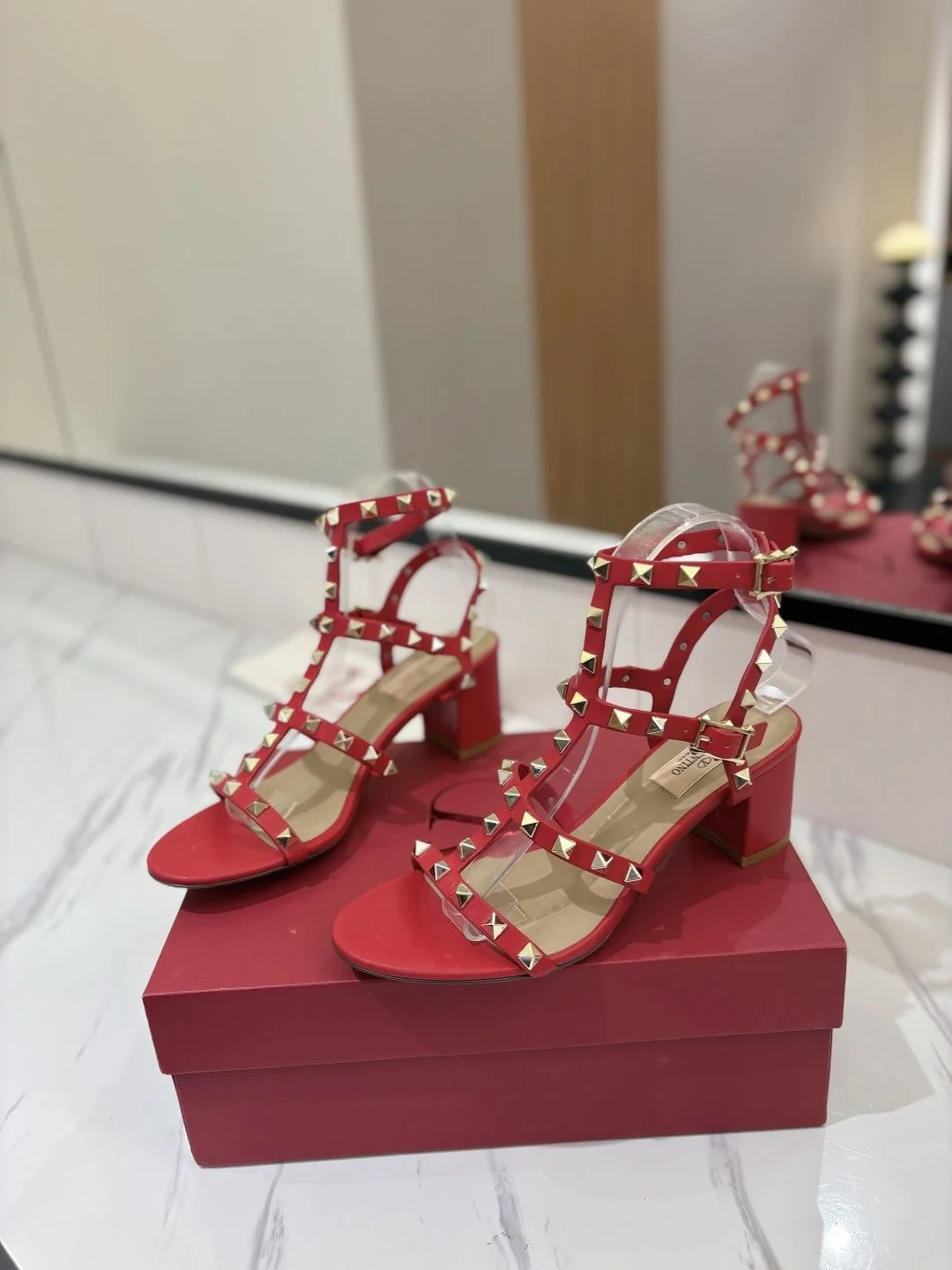Valentino Sandals TopPick 35942
