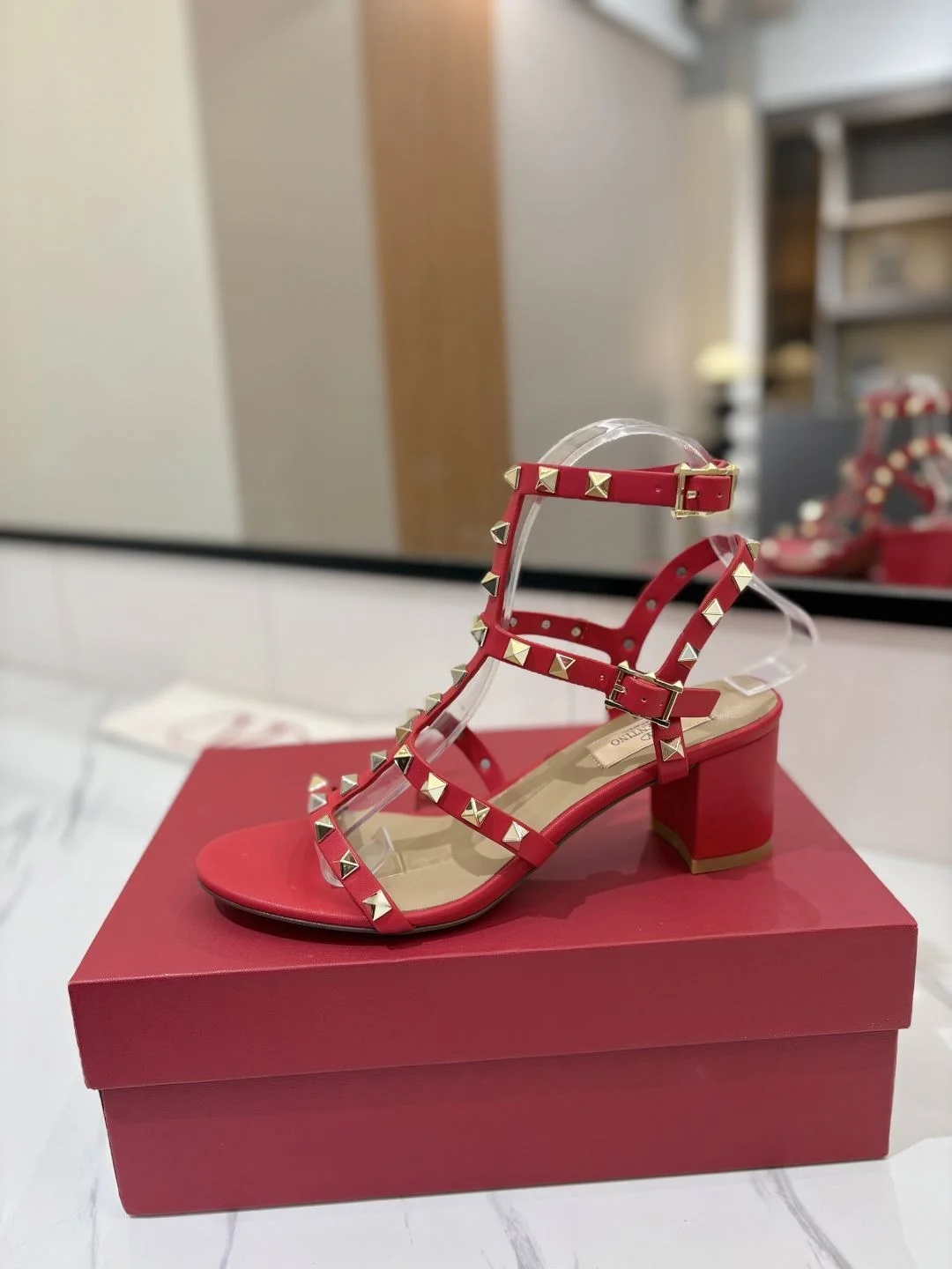Valentino Sandals TopPick 35942