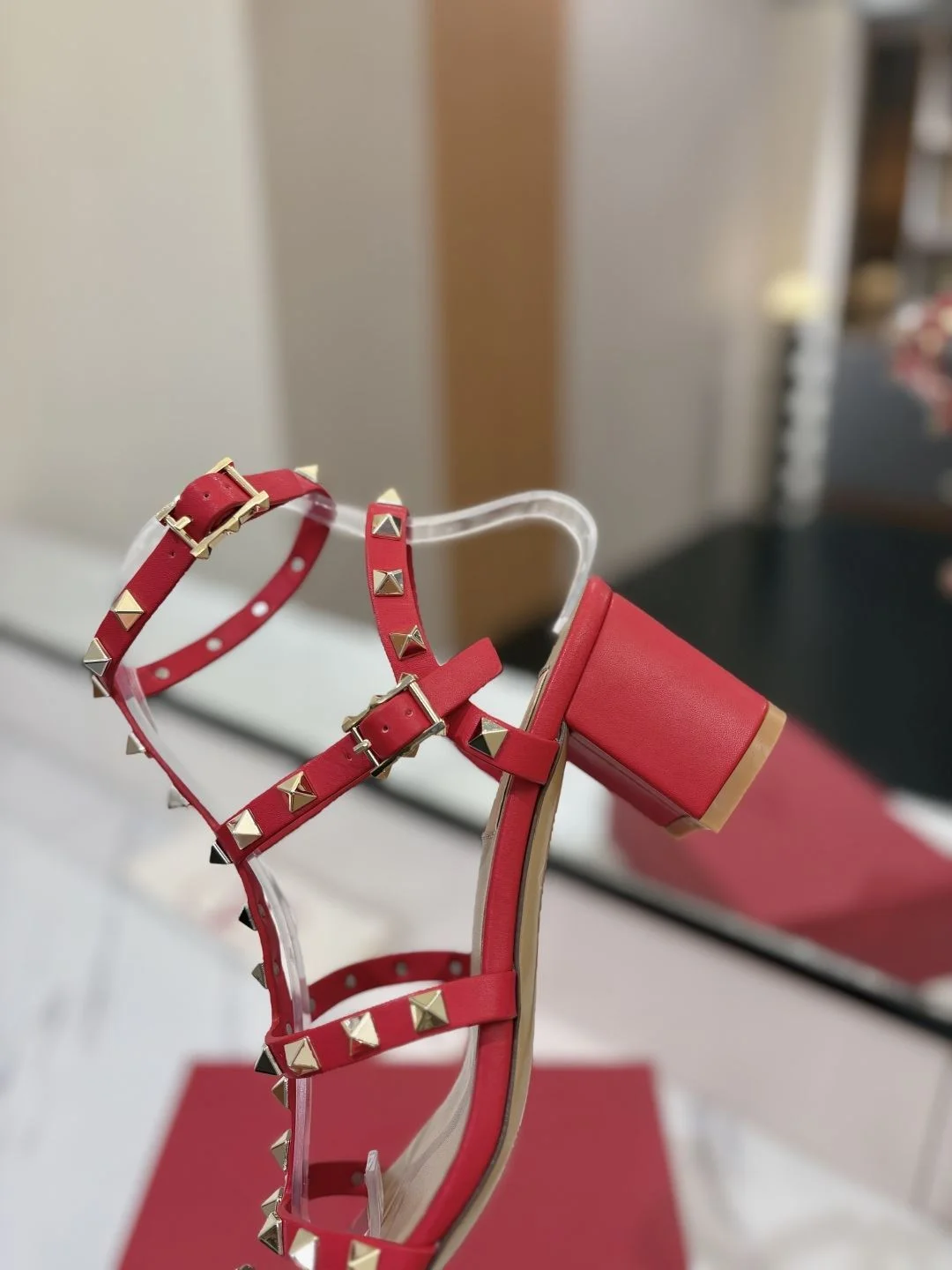 Valentino Sandals TopPick 35942