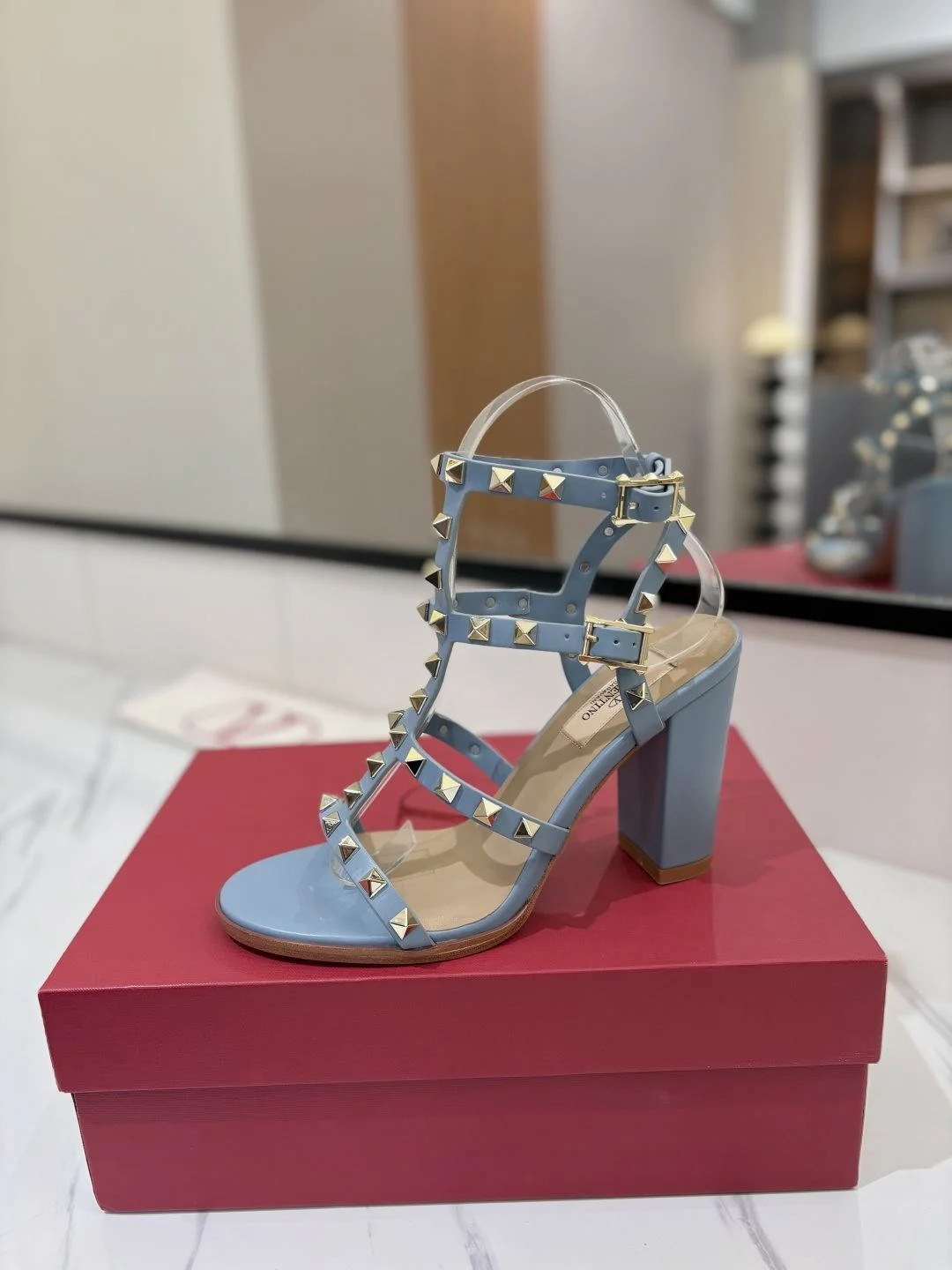 Valentino Sandals TravelReady 35937