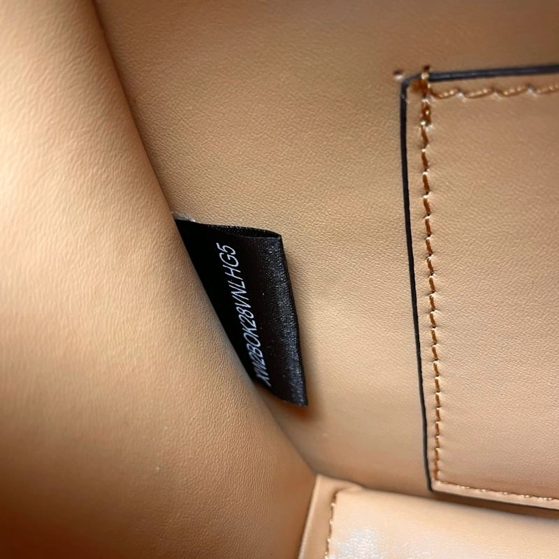 Effortless Valentino Satchel Bags 86872