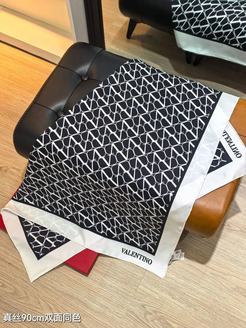 Versatile Valentino Scarf 270819