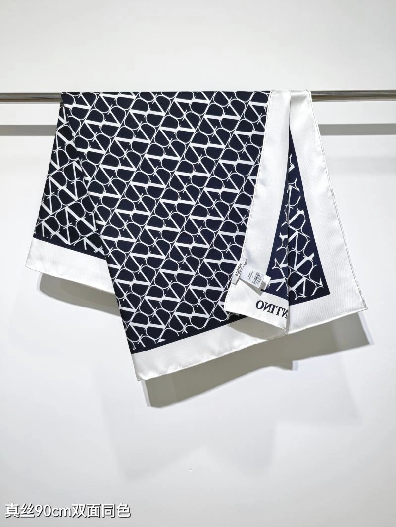 Versatile Valentino Scarf 270819