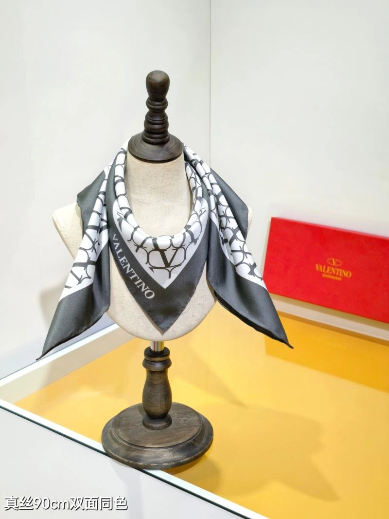 Classic Valentino Scarf 270826