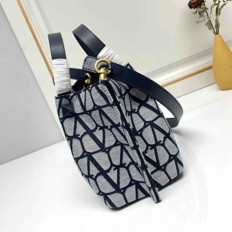 Contemporary Valentino Shopping Bags 86780