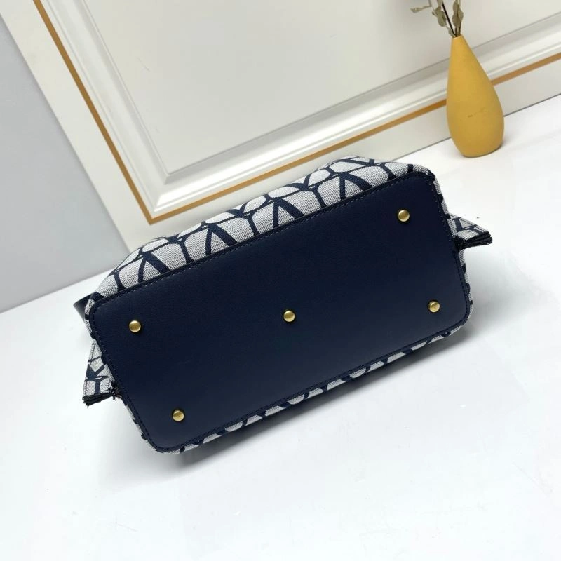 Contemporary Valentino Shopping Bags 86780