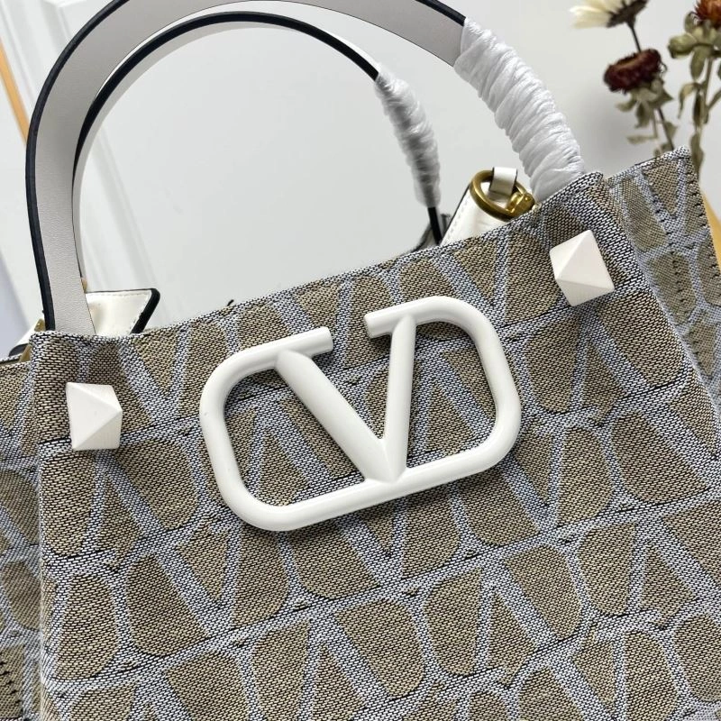 Sleek Valentino Shopping Bags 86779