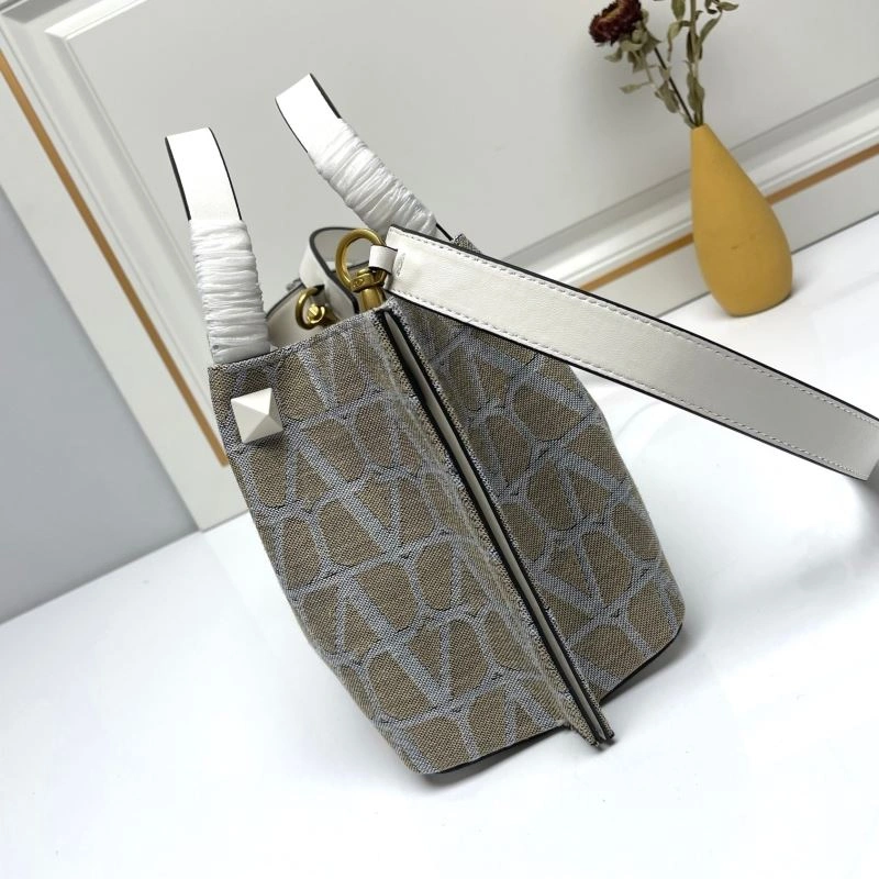Sleek Valentino Shopping Bags 86779