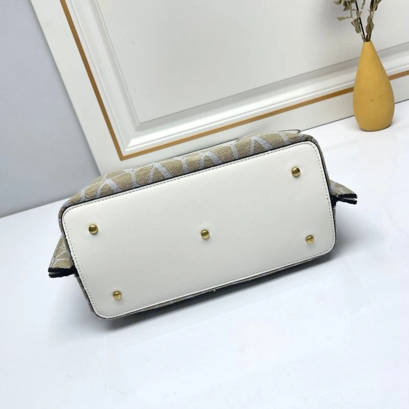 Sleek Valentino Shopping Bags 86779