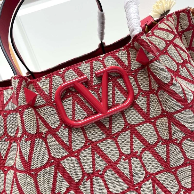 Supportive Valentino Shopping Bags 86776