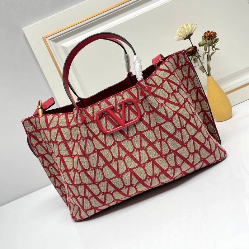 Supportive Valentino Shopping Bags 86776