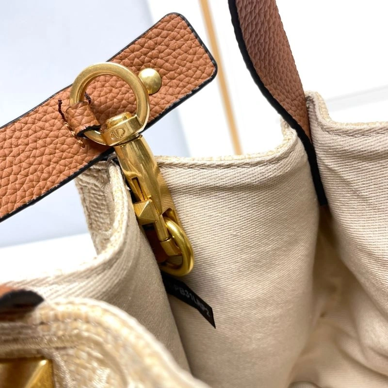 Resilient Valentino Shopping Bags 86811