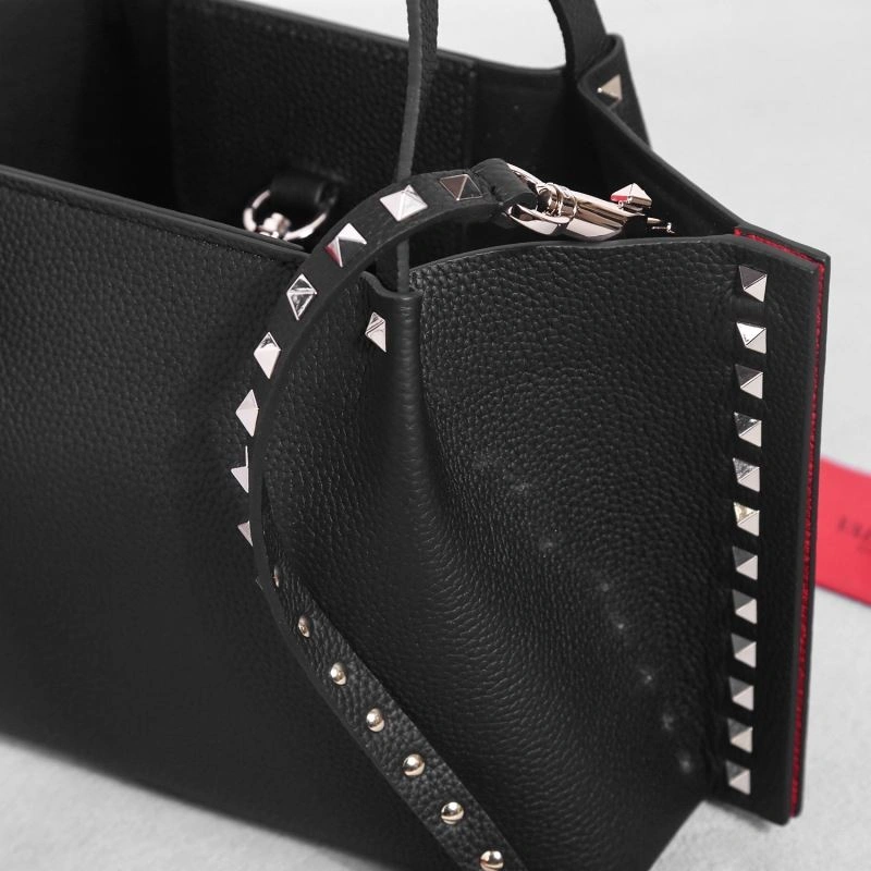 Refined Valentino Shopping Bags 59626