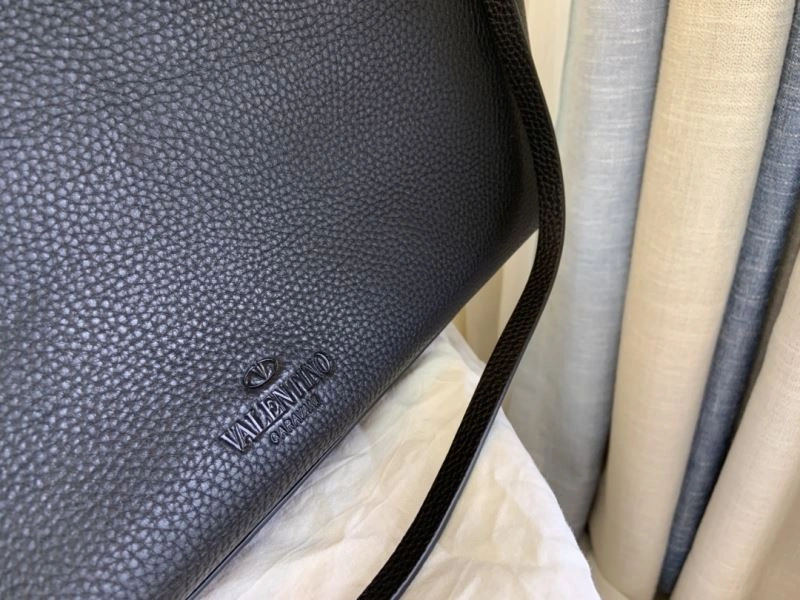 Effortless Valentino Shopping Bags 59609