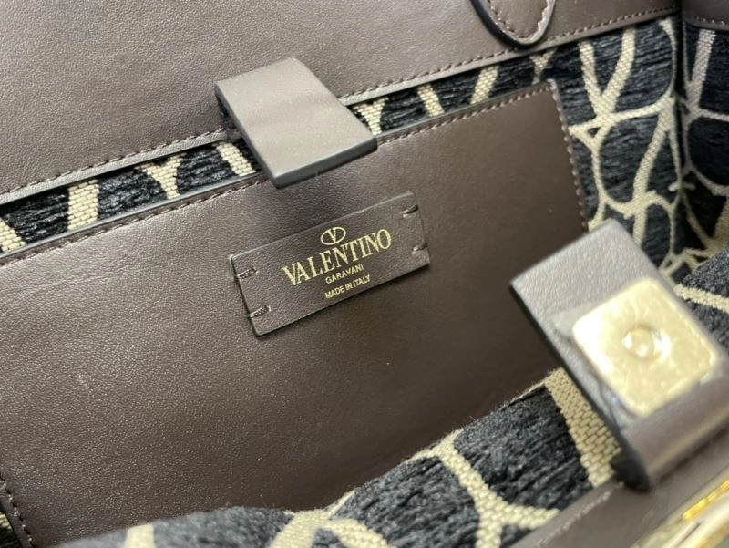 HighPerformance Valentino Shopping Bags 59599