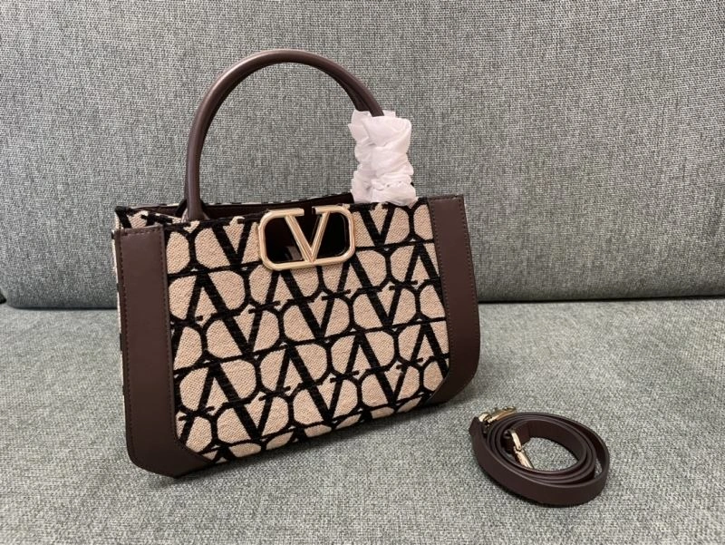 Lightweight Valentino Shopping Bags 59596