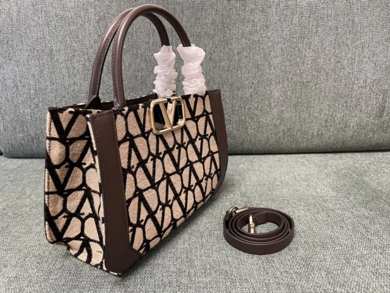Lightweight Valentino Shopping Bags 59596
