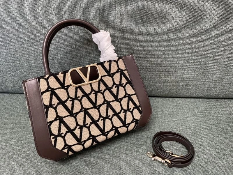 Lightweight Valentino Shopping Bags 59596
