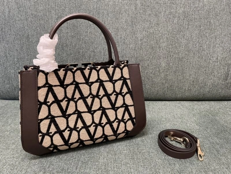 Lightweight Valentino Shopping Bags 59596