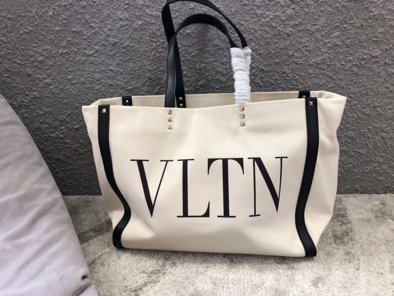 Modern Valentino Shopping Bags 59580