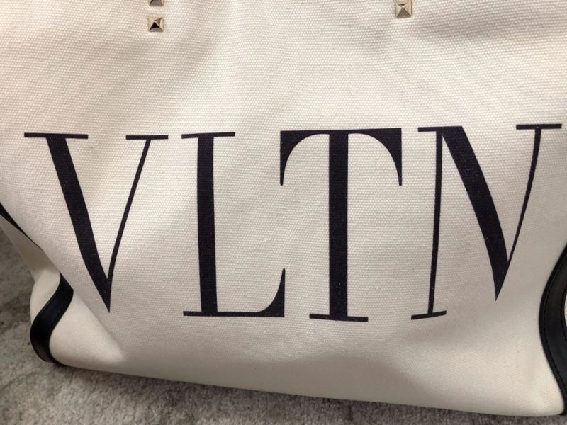 Modern Valentino Shopping Bags 59580