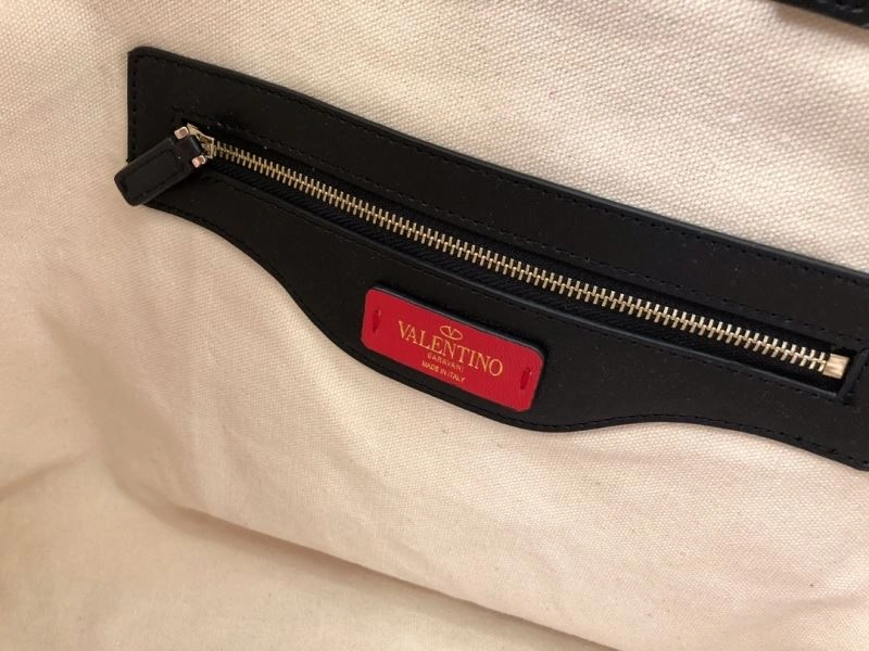 Modern Valentino Shopping Bags 59580